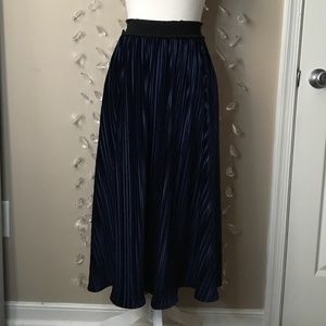 Laundry By Shelli Segal Pleated Velvet Skirt